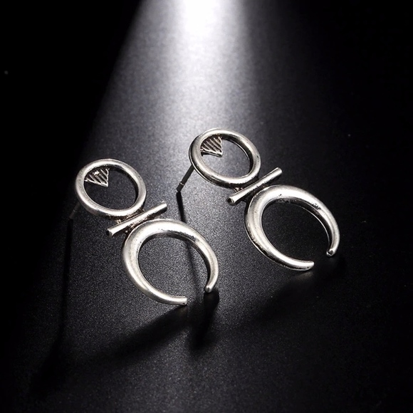 Ox Horn Boho Hoop Aged Silver Earrings - Picture 2 of 7